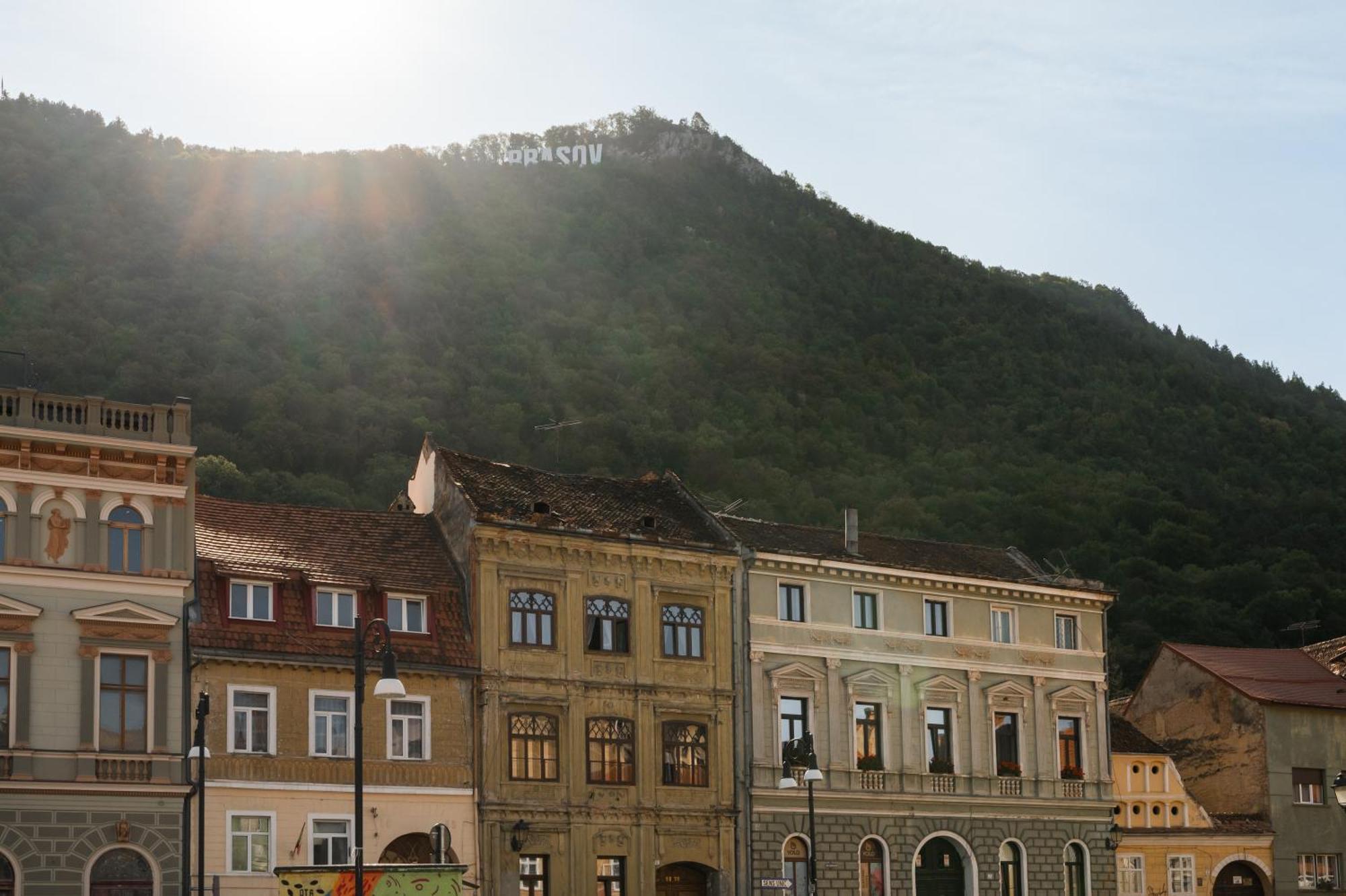 Apollonia Estate Old Town Big And Luxurious Apartamento Braşov Exterior foto