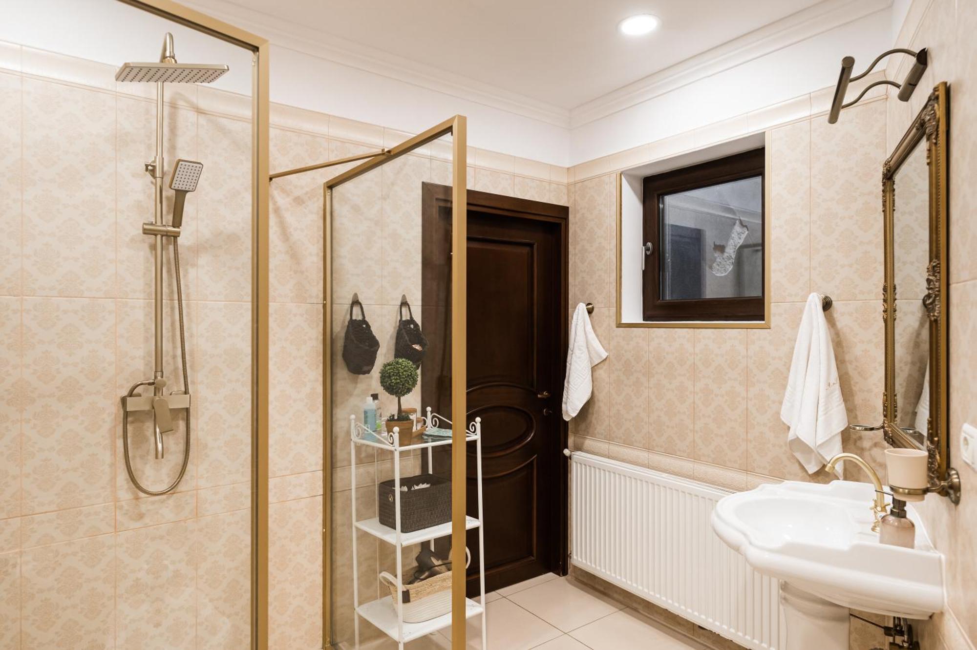 Apollonia Estate Old Town Big And Luxurious Apartamento Braşov Exterior foto
