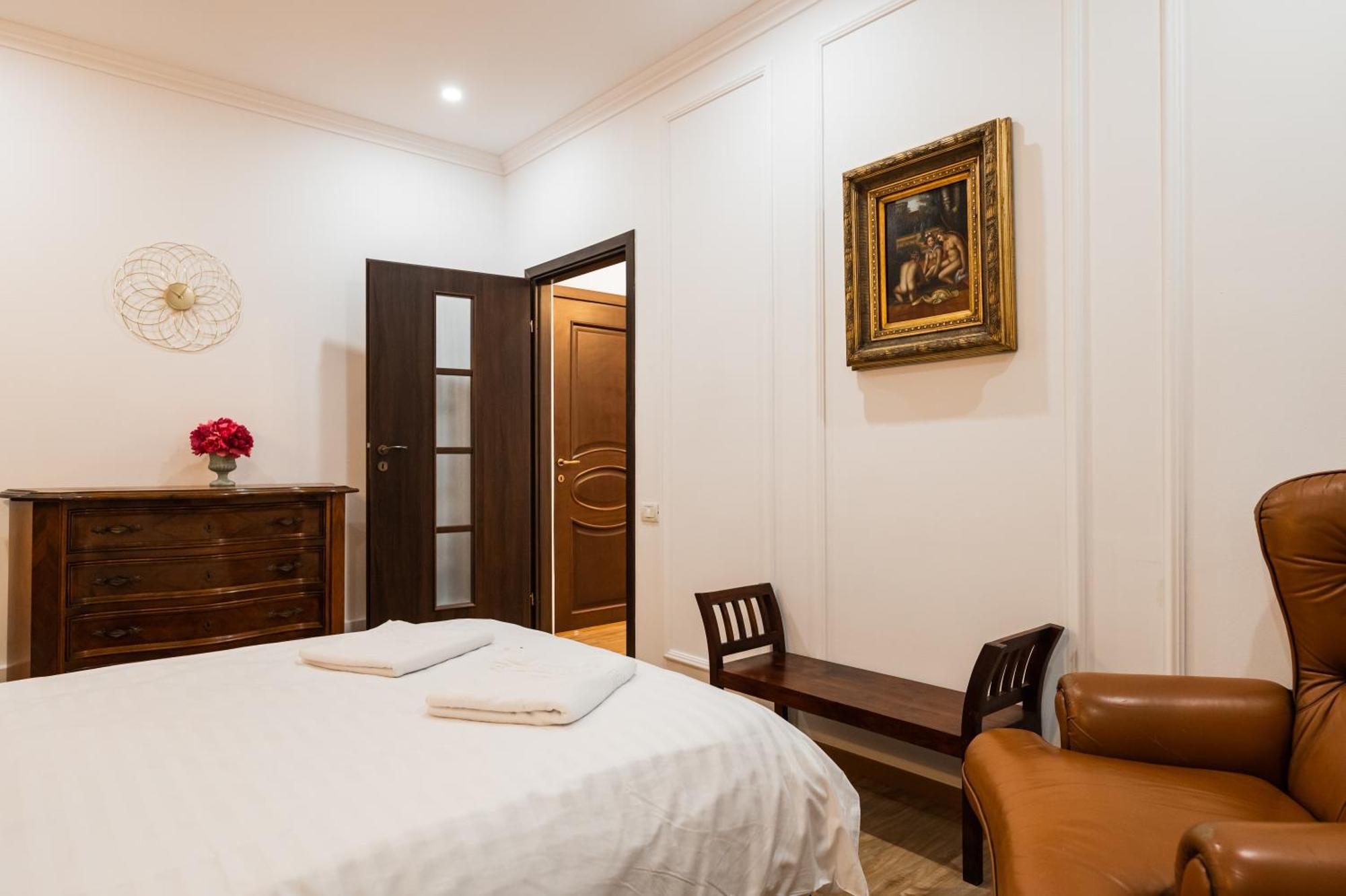 Apollonia Estate Old Town Big And Luxurious Apartamento Braşov Exterior foto
