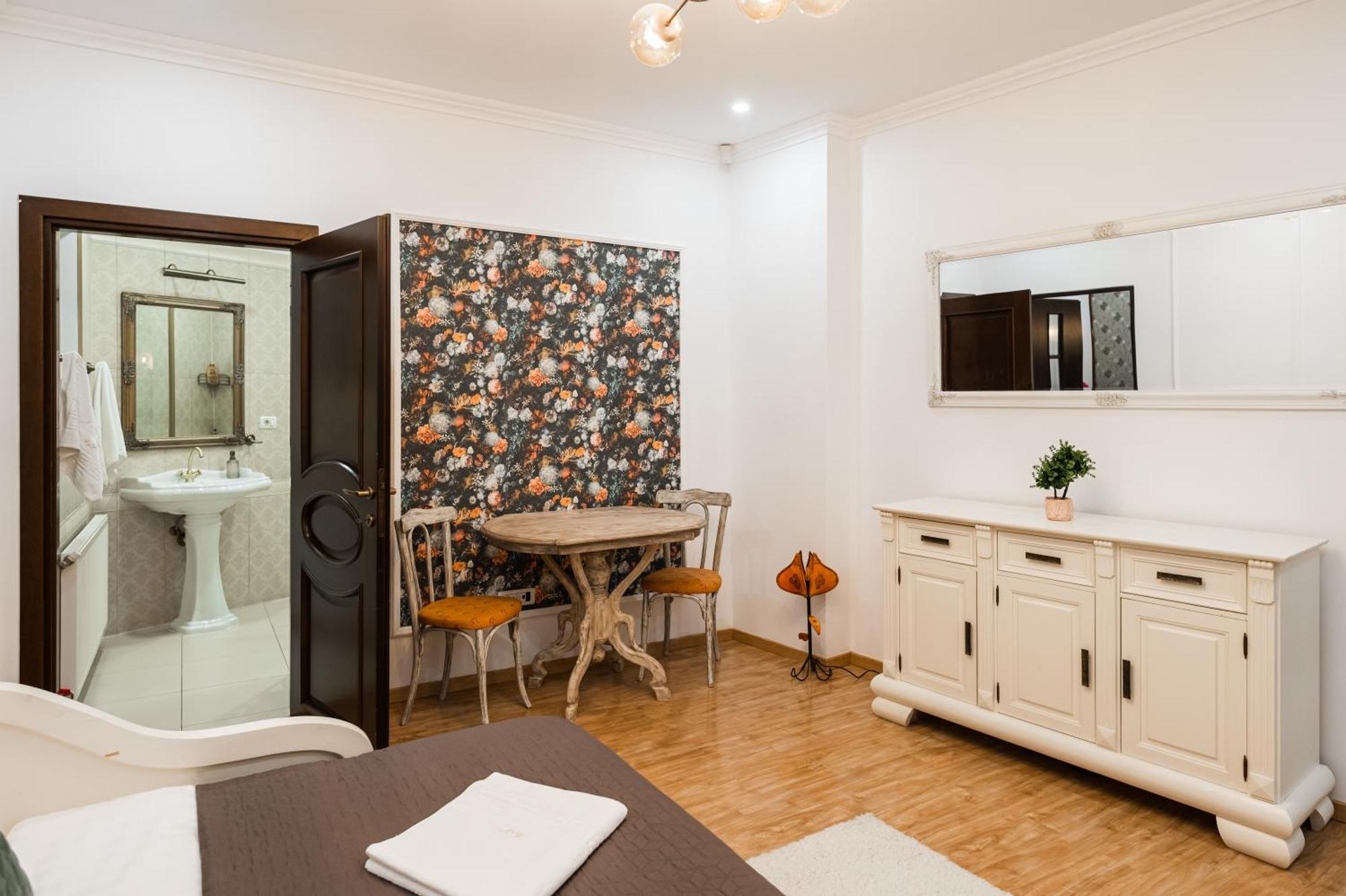 Apollonia Estate Old Town Big And Luxurious Apartamento Braşov Exterior foto